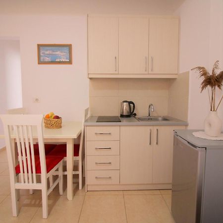 Afrimi Relax Apartments Саранда Екстер'єр фото