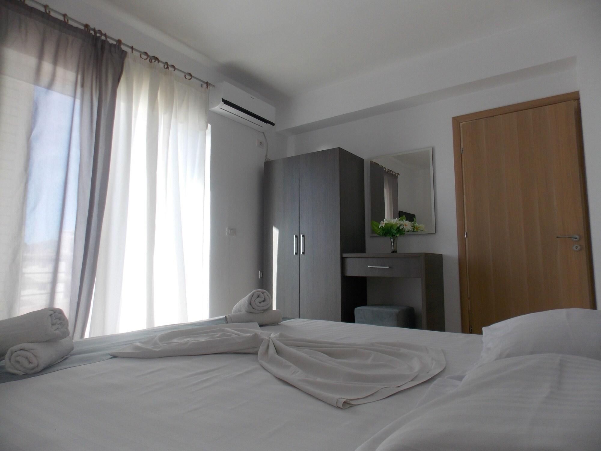 Afrimi Relax Apartments Саранда Екстер'єр фото