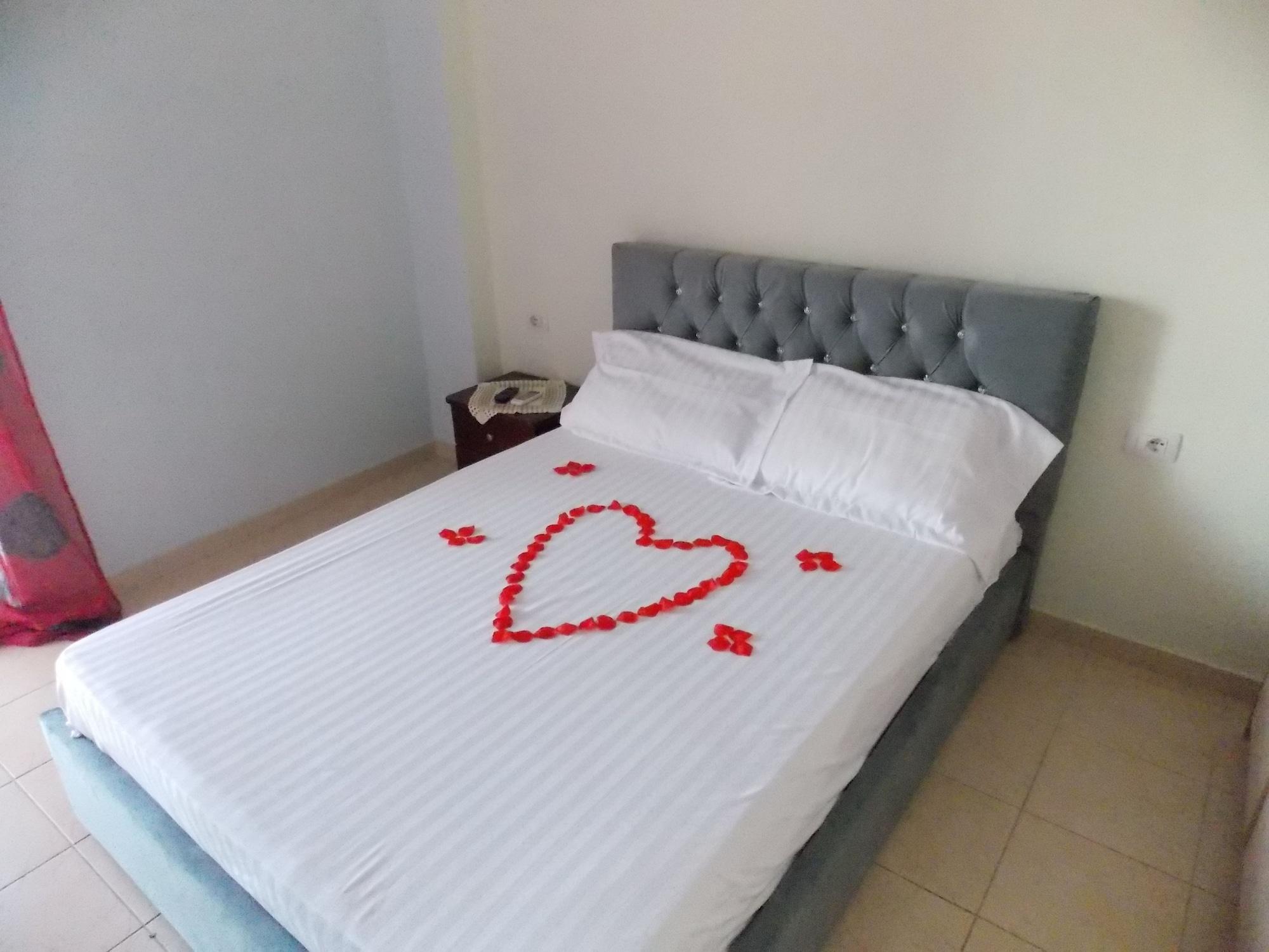Afrimi Relax Apartments Саранда Екстер'єр фото