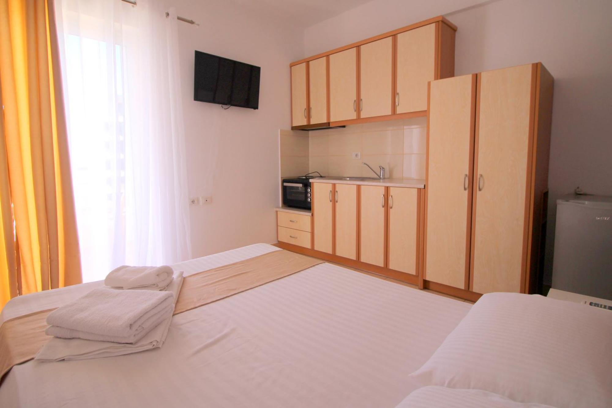 Afrimi Relax Apartments Саранда Екстер'єр фото