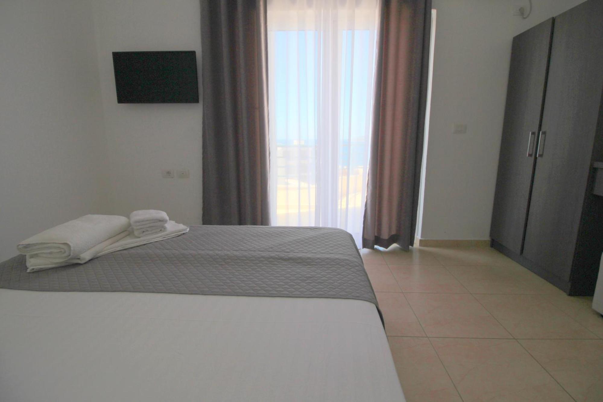 Afrimi Relax Apartments Саранда Екстер'єр фото
