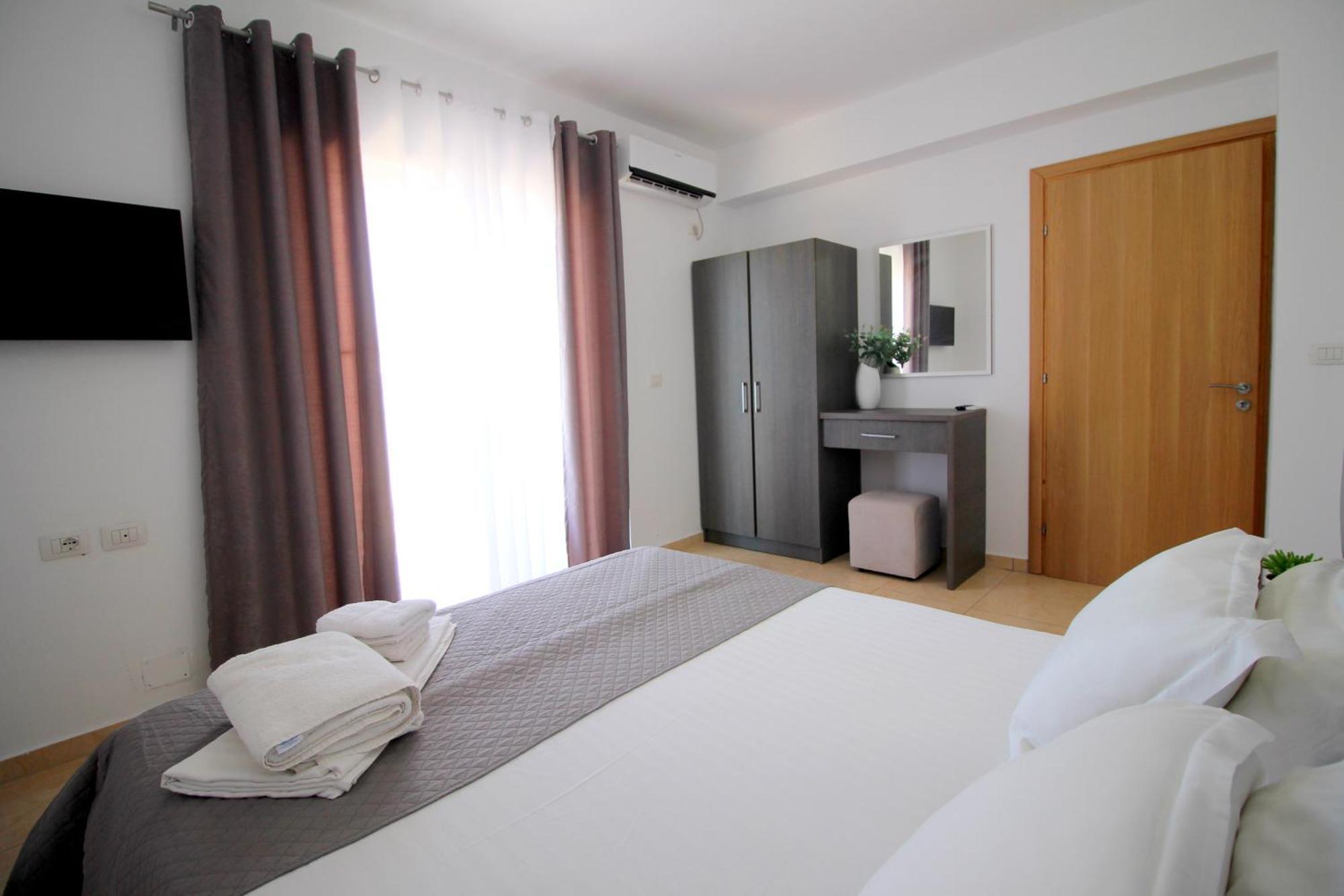 Afrimi Relax Apartments Саранда Екстер'єр фото